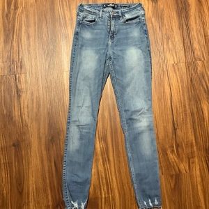 Hollister Curvy/High Rise/Super Skinny/Classic Stretch Jeans. Size-3R-W/26L/30.